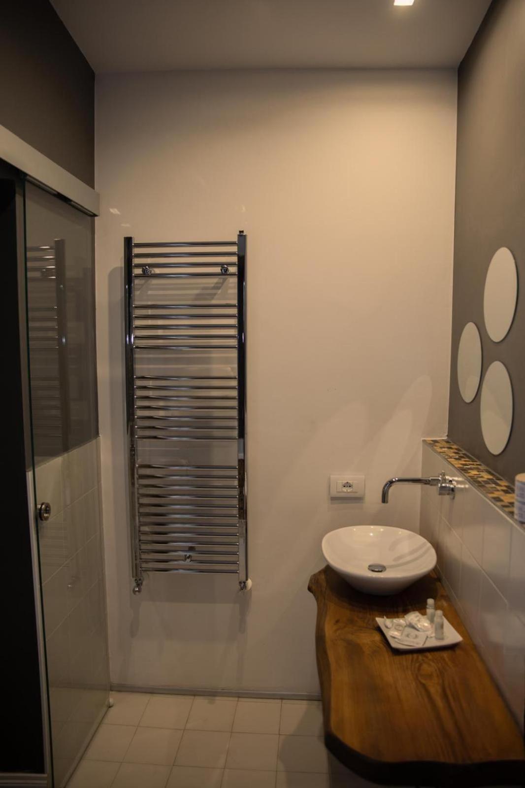 Vicolo Delle Belle Suite Террачина Экстерьер фото