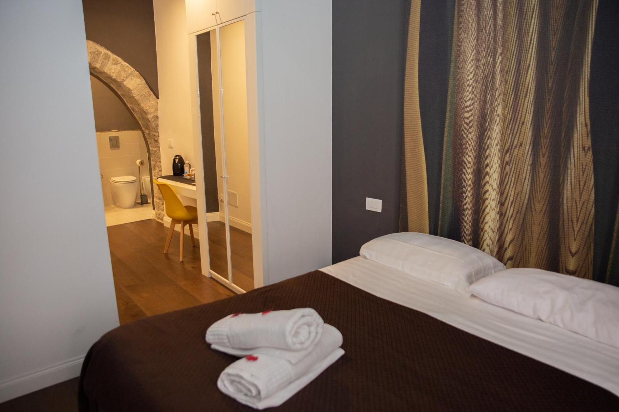 Vicolo Delle Belle Suite Террачина Экстерьер фото